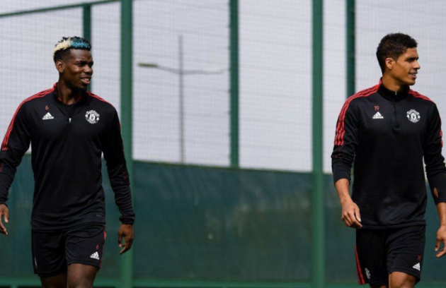 Pogba và Varane trong màu áo MU