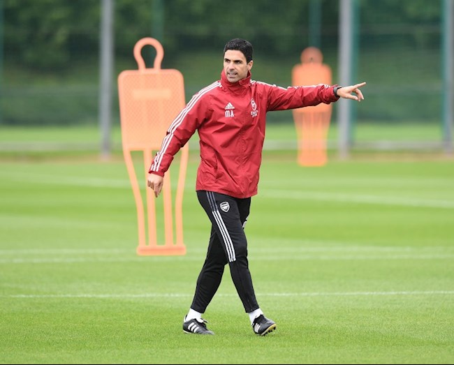 HLV Arteta xin CĐV Arsenal thêm thời gian