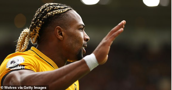 Adama Traore bỏ lỡ cơ hội ngon ăn