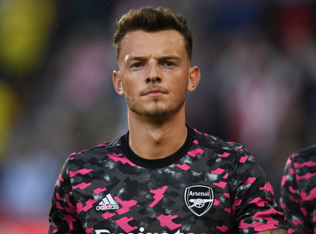 Ben White không ra sân trước Chelsea