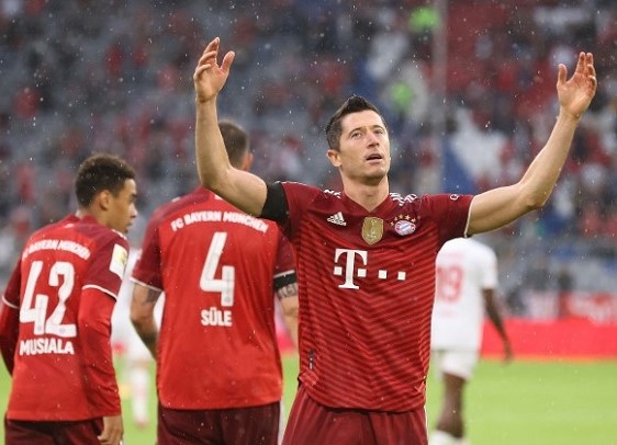 Lewandowksi vẫn nổ súng đều đặn ở Bayern