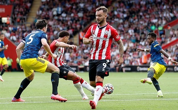 Fred bị chê tơi bời ở tình huống MU nhận bàn thua trước Southampton
