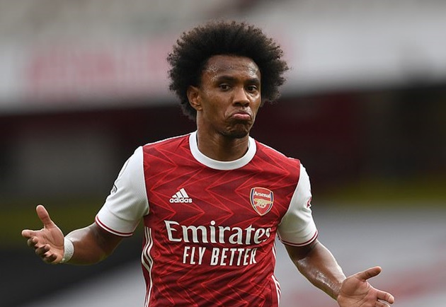Willian thích bài đăng về chiến thắng của Chelsea trước Arsenal