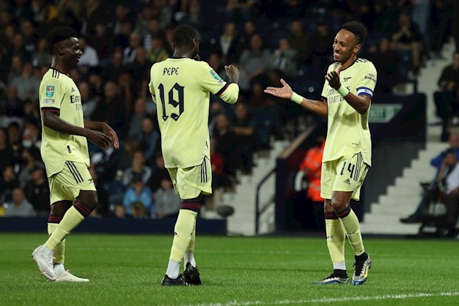 Aubameyang và Pepe cùng nhau tạo ra 2 bàn thắng tiếp theo
