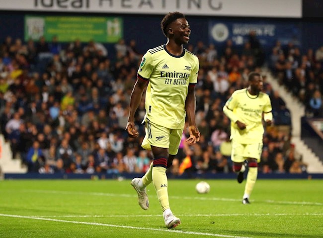 Sao trẻ Saka cũng đưa được tên lên bảng điện tử