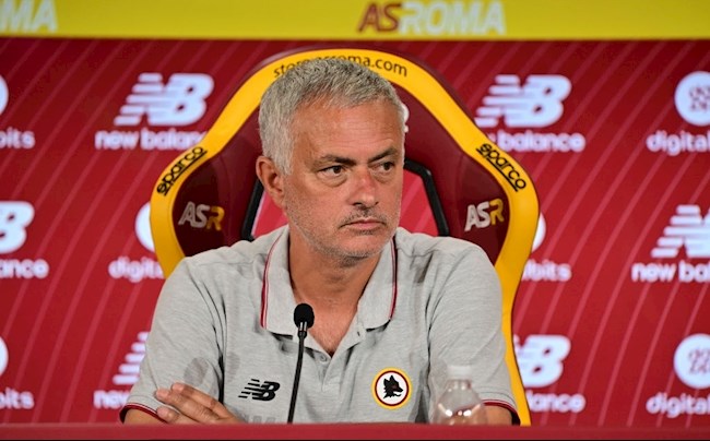 Mourinho ghen tỵ với Pochettino