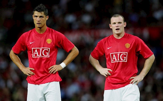 Rooney khó chịu vì Ronaldo sang Man City