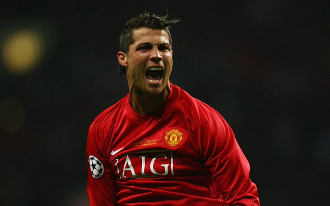 Huyền thoại Liverpool dự đoán MU sẽ thất bại cùng Ronaldo