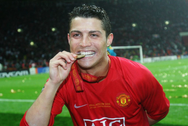Ronaldo trở lại sân Old Trafford sau 12 năm