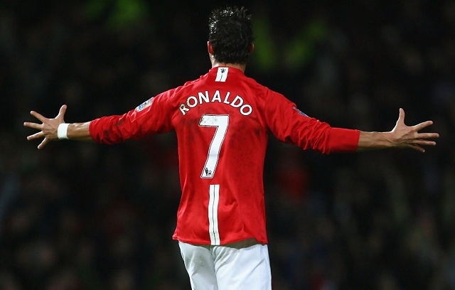 Trở lại MU, Ronaldo hưởng lương cao nhất Ngoại hạng Anh lương cầu thủ bóng đá cao nhất thế giới
