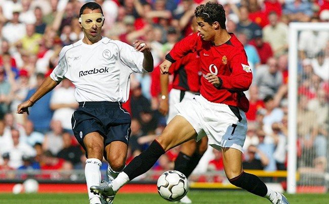 VIDEO: Xem lại trận debut của Ronaldo trong màu áo MU năm 2003