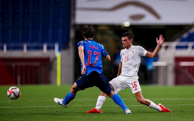 Pedri trong trận đấu với Nhật Bản