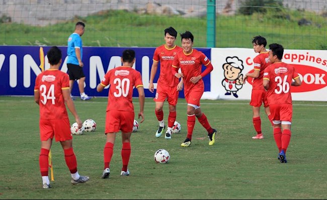 ĐT Việt Nam hội quân, HLV Park Hang Seo phải chỉ đạo từ xa