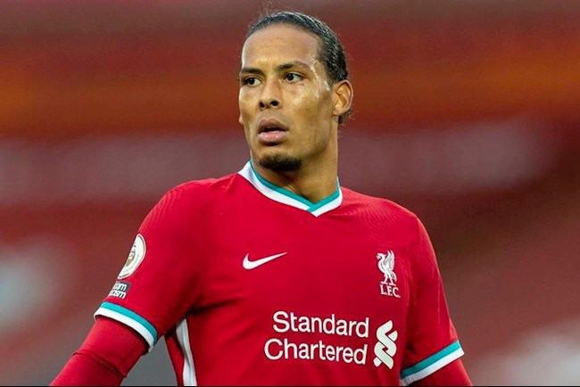 5. Virgil van Dijk (Southampton đến Liverpool, 2018) - 75 triệu bảng