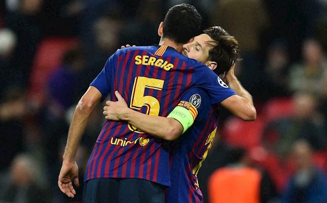 Busquets gửi lời chia tay xúc động tới Messi