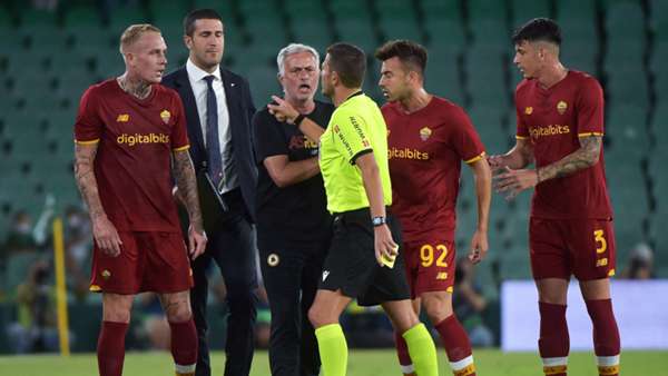 HLV Mourinho bị đuổi trong trận thua nặng nề của AS Roma