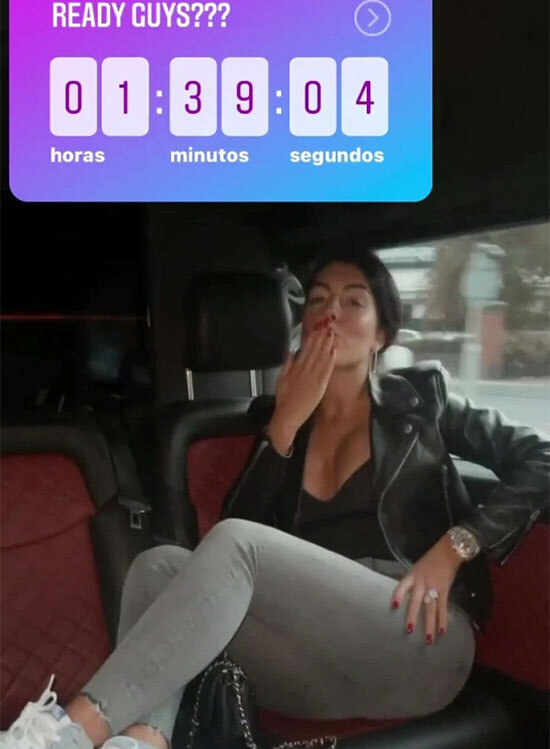 Bạn gái Georgina Rodriguez Ronaldo trên đường tới Old Trafford để cổ vũ cho bạn trai, đây là trận ra mắt của CR7. Bạn gái Georgina Rodriguez Ronaldo trên đường tới Old Trafford để cổ vũ cho bạn trai, đây là trận ra mắt của CR7.