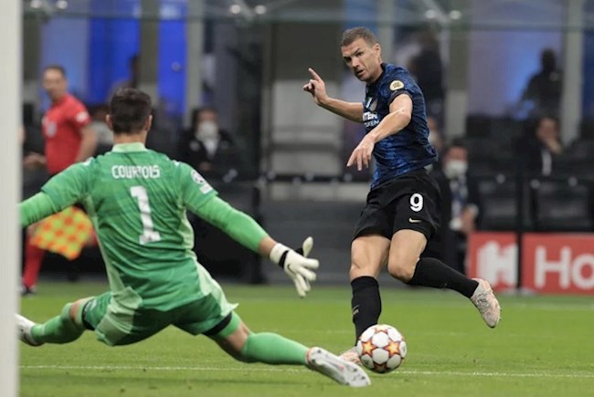 Thibaut Courtois tỏa sáng trước Inter Milan Thibaut Courtois tỏa sáng trước Inter Milan