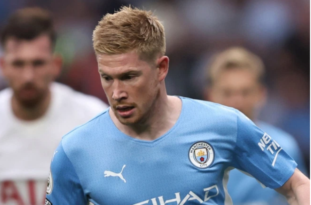 Kevin de Bruyne bị tước băng đội phó ở Man City