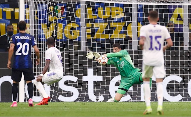 Thủ môn Courtois đã chơi quá xuất sắc với hàng loạt tình huống cứu thua