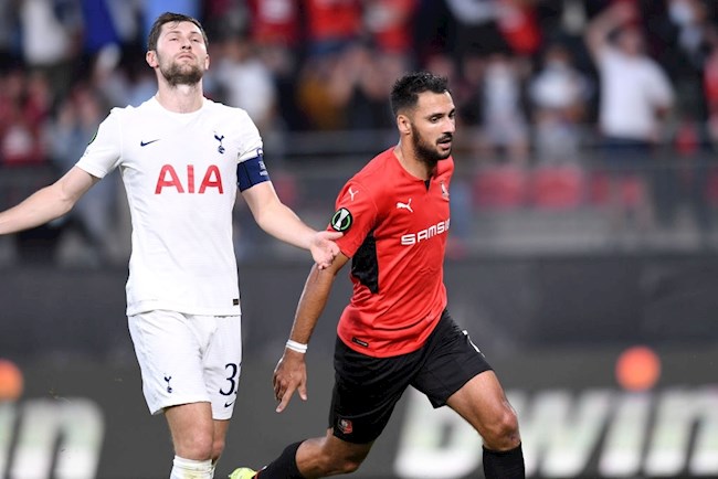 Rennes vươn lên dẫn 2-1 Rennes vươn lên dẫn 2-1