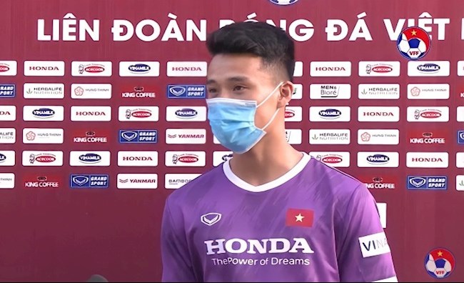 tiền đạo Trần Văn Đạt