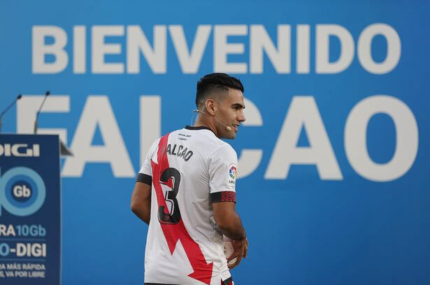 Radamel Falcao chọn áo số 3 ở đội bóng mới Radamel Falcao chọn áo số 3 ở đội bóng mới