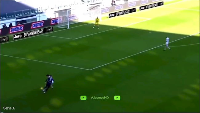 Takehiro Tomiyasu ngăn cản Cristiano Ronaldo