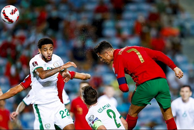 Ronaldo lập cú đúp trước Ireland