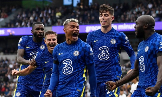 HLV Aston Villa không dám nghĩ đến việc vượt qua Chelsea