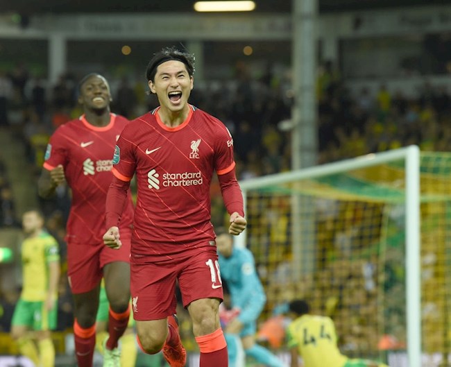 Minamino ghi bàn mở tỷ số từ rất sớm