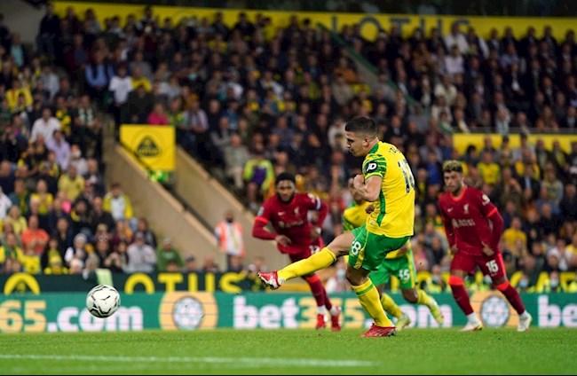 Cuối hiệp 1, Norwich bỏ lỡ cơ hội gỡ hòa từ chấm 11m