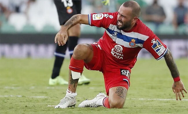Aleix Vidal dính chấn thương kinh hoàng Aleix Vidal dính chấn thương kinh hoàng