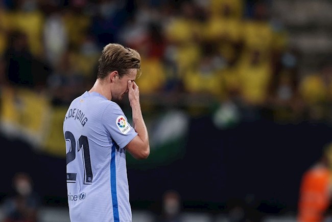 Thẻ vàng thứ 2 quá nặng dành cho Frenkie De Jong càng làm Barca trở nên bất lực Thẻ vàng thứ 2 quá nặng dành cho Frenkie De Jong càng làm Barca trở nên bất lực