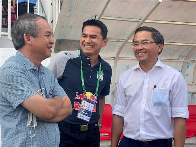 Bầu Đức sẵn sàng để HLV Kiatisuk dẫn dắt ĐT Việt Nam