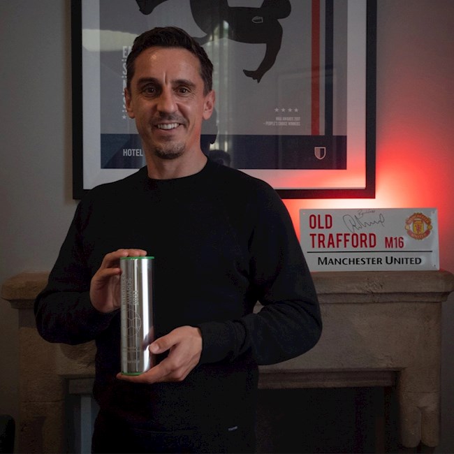 Gary Neville nhận giải thưởng vì chiến đấu chống lại Super League hình ảnh Gary Neville nhận giải thưởng vì chiến đấu chống lại Super League hình ảnh