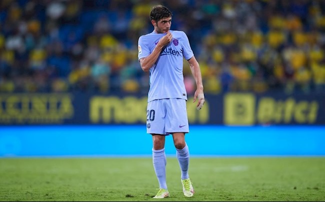 Sergio Roberto thừa nhận Barca khó vào Top 4