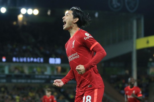 Takumi Minamino nhận thưởng lớn từ HLV Jurgen Klopp