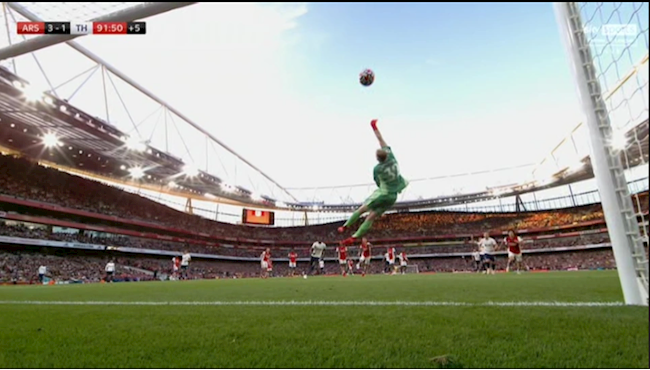 Tình huống cứu thua của Aaron Ramsdale