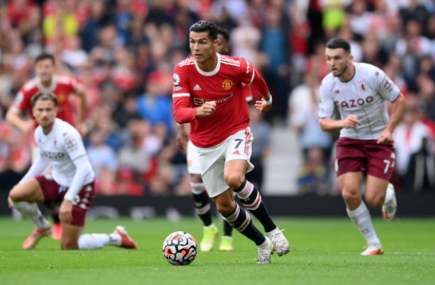 Gary Neville nói về MU và Ronaldo