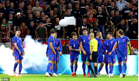 Anh đánh bại Hungary 4-0