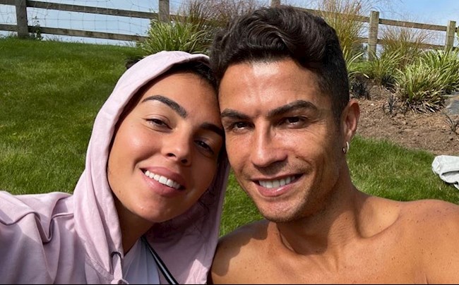 Bức ảnh đầu tiên của Ronaldo khi tới Manchester