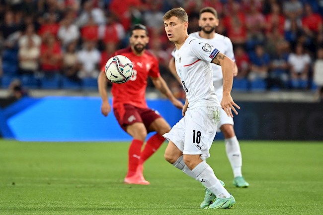 Italia dù dứt điểm khá nhiều nhưng chưa thể có bàn thắng trong hiệp 1 Italia dù dứt điểm khá nhiều nhưng chưa thể có bàn thắng trong hiệp 1