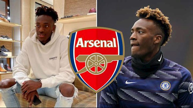 Arsenal bị chỉ trích vì bỏ qua Abraham