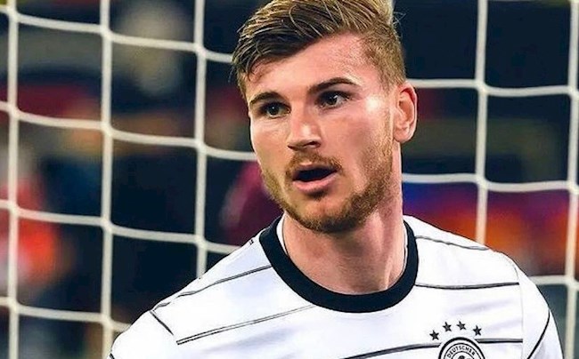 Werner lại sút lên trời ở cự ly 6m