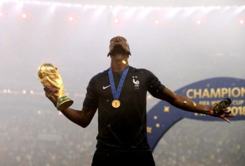Paul Pogba bị trộm lấy mất huy chương vàng World Cup 1 Paul Pogba bị trộm lấy mất huy chương vàng World Cup 1