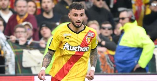 Tân binh ĐT Pháp từng đi đóng gói xúc xích để kiếm sống 1