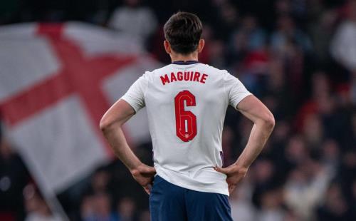 Trước Maguire, đây là những cầu thủ Anh bị chính fan nhà chỉ trích