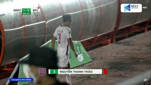 Bốn thẻ đỏ được rút ra ở trận đấu giữa Quảng Nam vs Bình Dương 1