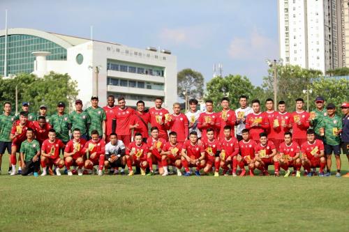 Cầu thủ CLB TPHCM lên tiếng sau lùm xùm bỏ tập 2